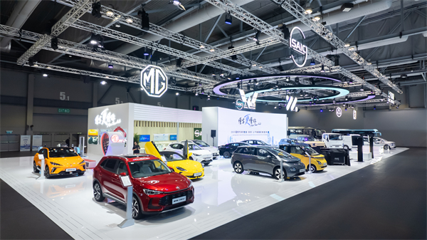 CQ9智电军团“助阵”2025香港车博会